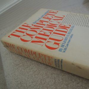 Complete Medical Guide by Benjamin Miller MD + Handy Medical Advice Inserts